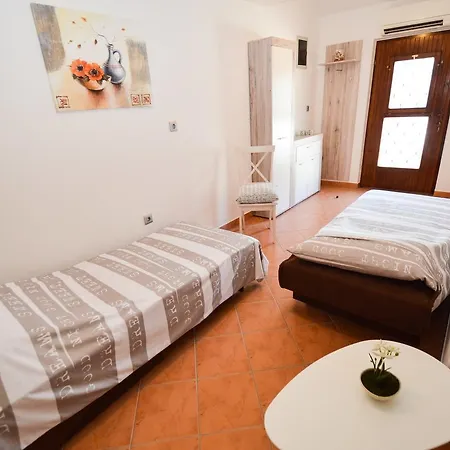 In Veli Vrh Apartment *